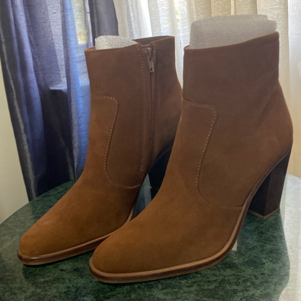 Gianni Bini Suede Stacked Heel US 10M Booties